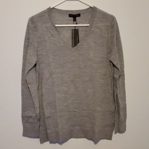 Banana Republic v-neck merino wool sweater